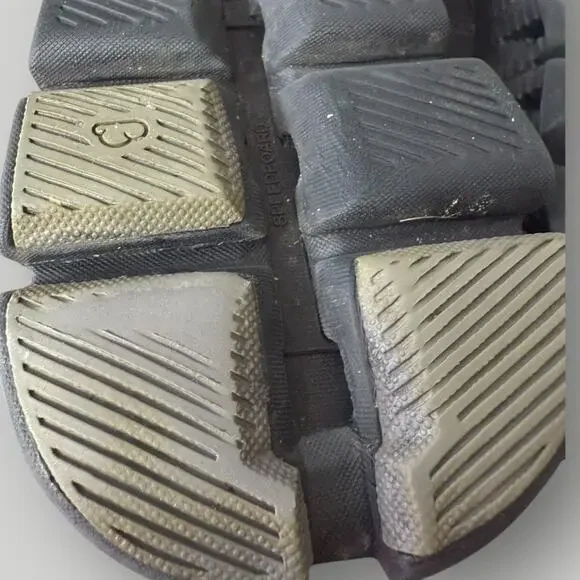 ON Running Cloud Women’s Shoes – Size W7.5 – Black – Pre-Owned - Picture 8 of 11